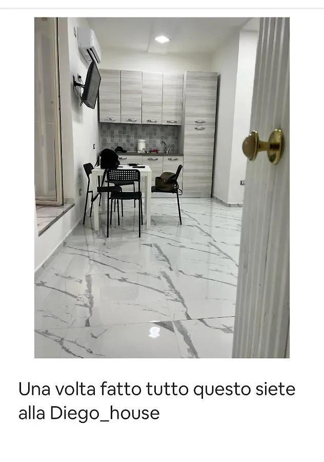 Diego_House Napoli 0*,